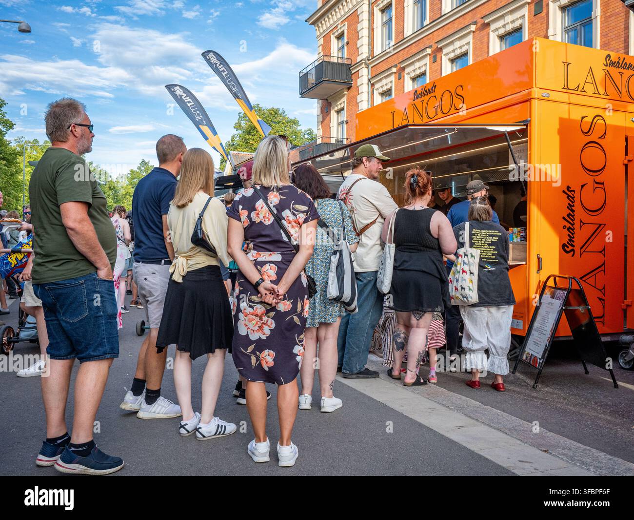 Norrköping Foodtruck Festival servierte internationale Streetfood während des Augustfests 2026. Das Augustfest ist ein jährliches Ereignis in Norrköping, Schweden. Stockfoto
