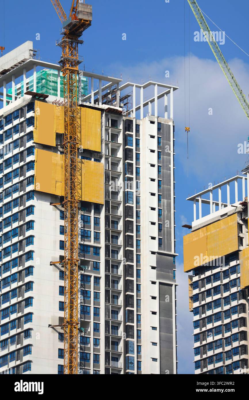 Baustelle eines generischen großen Wohnhauses in Kuala Lumpur, Malaysia. Endphase der Bauabfertigung. Stockfoto