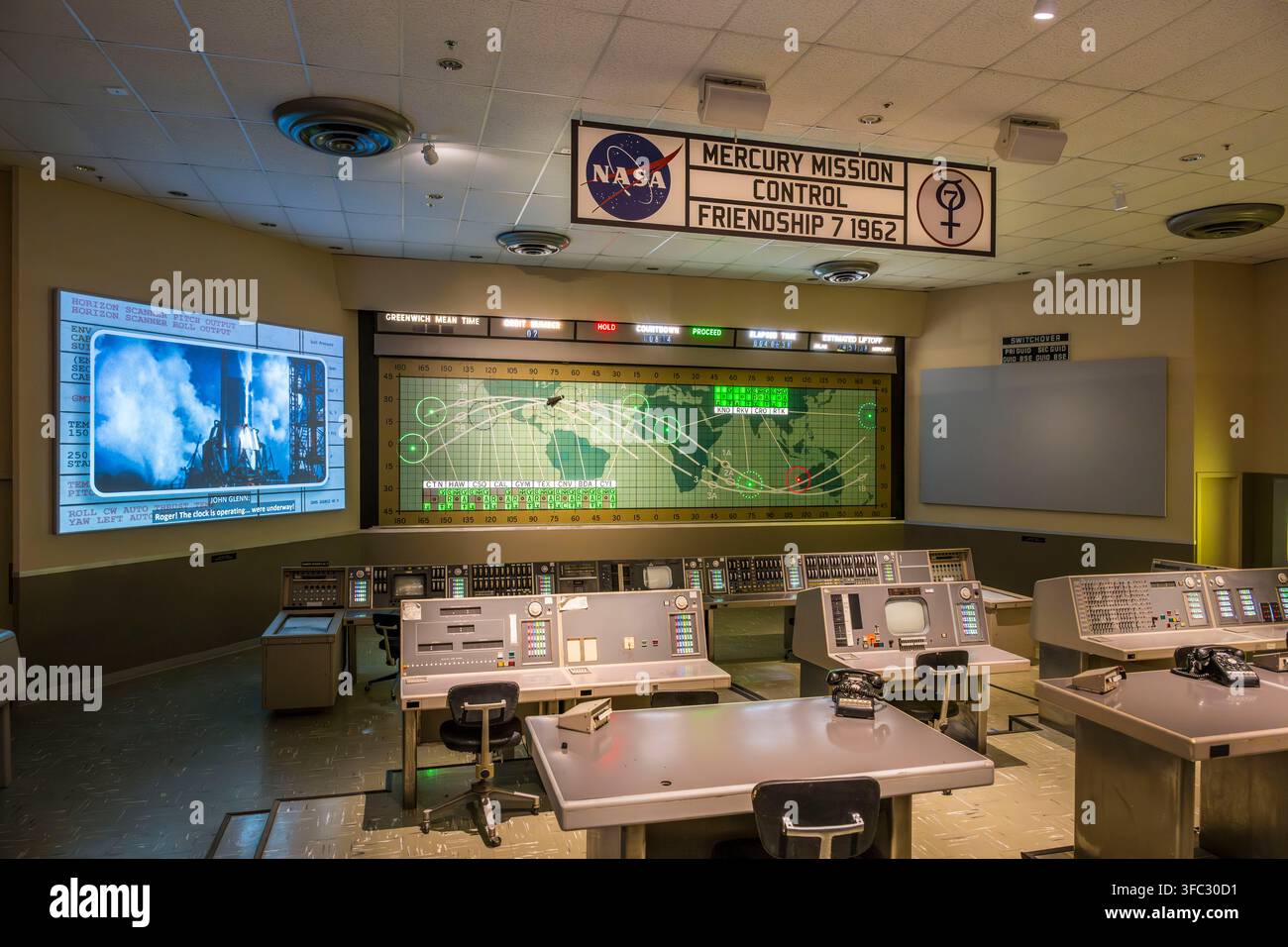 Vereinigte Staaten, Florida, Kennedy Space Center (KSC), der Kennedy Space Center Besucherkomplex, Gebäude Heroes & Legends, Mercury Control Center in Cape Canaveral (Nachbildung) Stockfoto