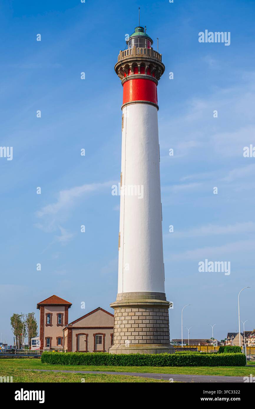 Frankreich, Calvados, Küste von Nacre, Ouistreham, der Leuchtturm, der 1905 in Betrieb ging Stockfoto