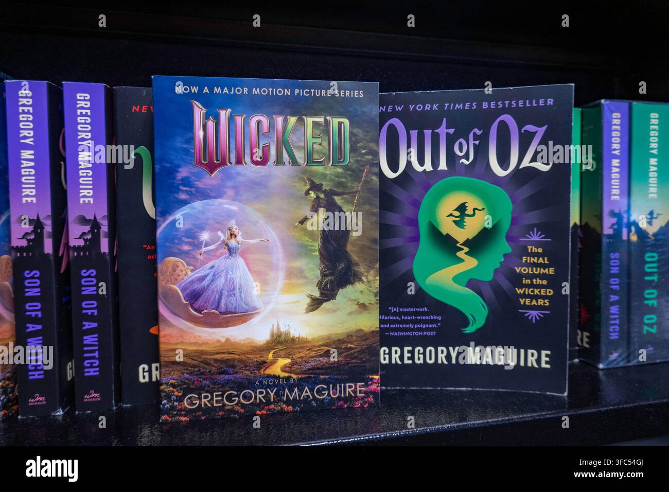 Barnes & Noble Booksellers an der Fifth Avenue in New York City bietet eine große Auswahl an Büchern, Zeitschriften und Musik, USA  2026 Stockfoto