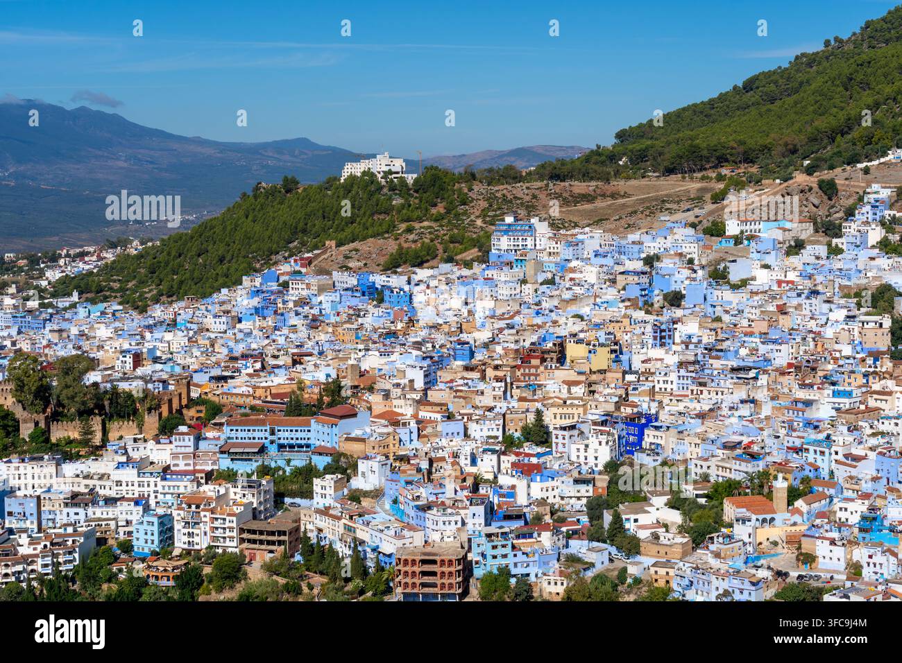 Panoramablick auf Blue City, Chefchaouen, Marokko, Afrika. Stockfoto
