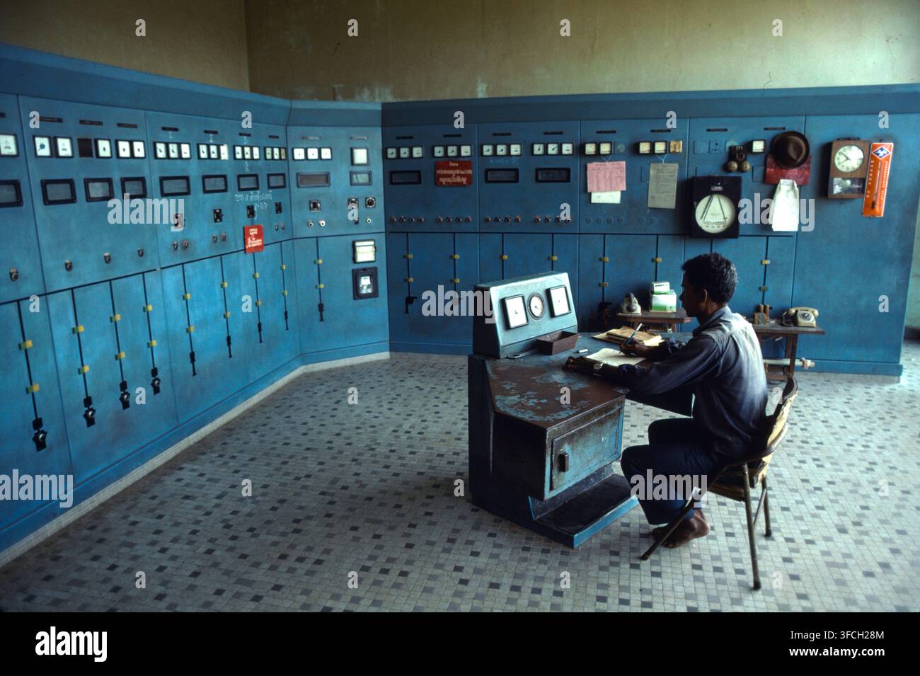 Ein Wasserregulierungs- und Verbesserungsprojekt in Phnom Penh, Kambodscha, September 1988 mit NGO-Hilfe zur Verbesserung der Stadtversorgung. Stockfoto