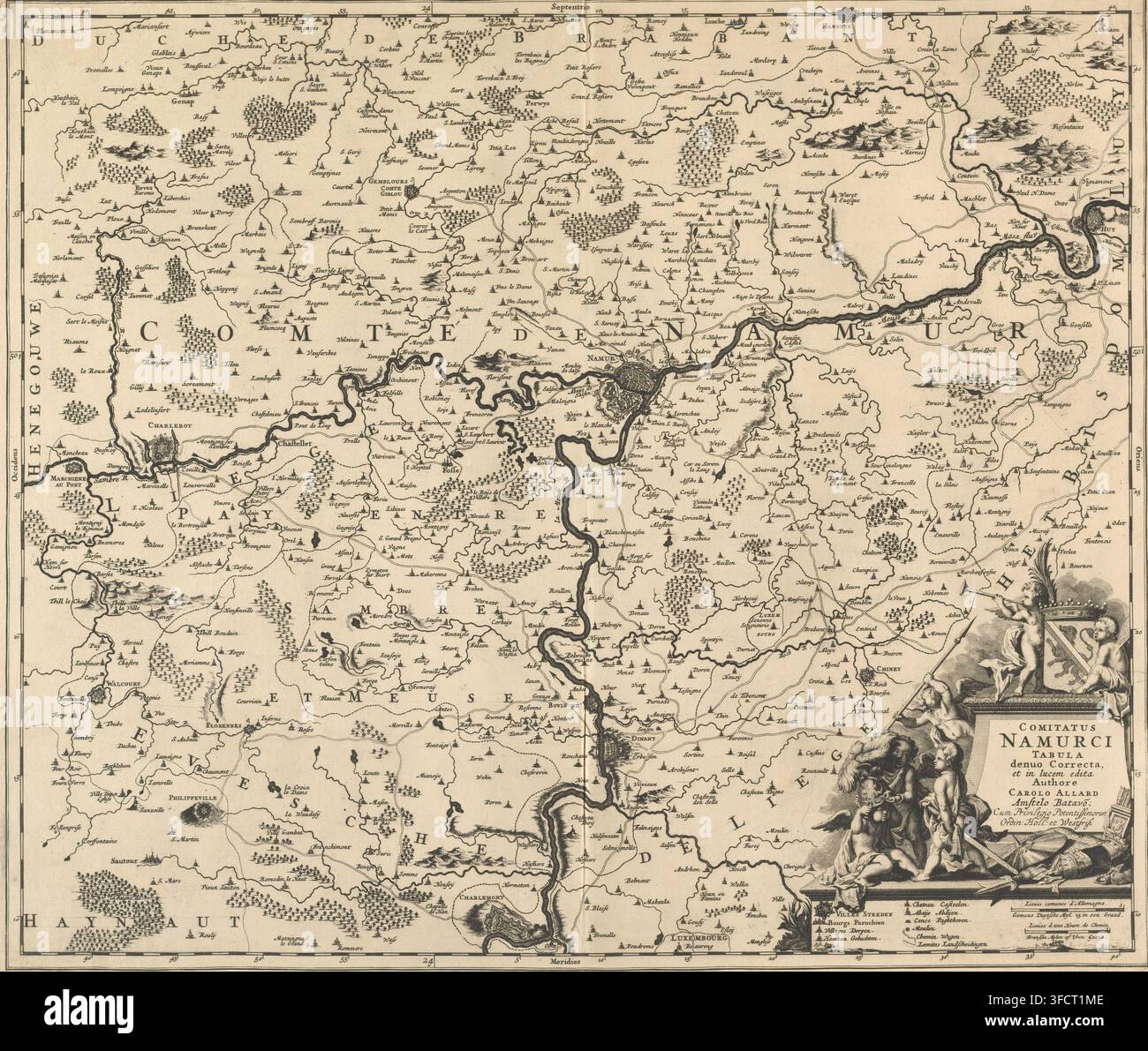 Comitatus Namurci tabula, Karte der Grafschaft Namur, Druck, Karte, Karte der Grafschaft Namur. Unten rechts die Titelkartusche mit dem Wappen der Grafschaft Namur oben und einer Legende sowie zwei Maßstäben unten: 1 Deutsche Meile 15 in einem Grad, 1 Französische Meile oder Gehstunden. Die Karte verfügt über eine Gradskala entlang der Ränder., Druckgrafiker: Laurens Scherm, Amsterdam, Verleger: Carel Allard, Privileggeber: Staaten von Holland und Westfriesland, 1689 - 1709, Papier, Radierung, Ätzung, Höhe 513 mm x Breite 596 mm, ) (+ Provinz, provinziell), Namen (Grafschaft)., Ein detaillierter Antik Stockfoto