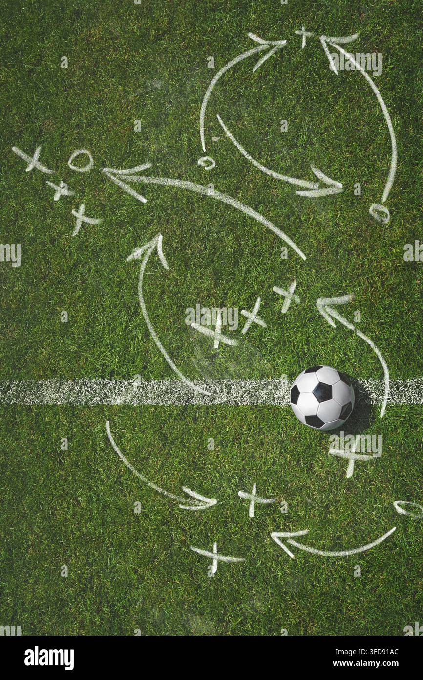 Grungy Fußball- oder Fußball-Designvorlage. Gut gepflegter Rasen im Stadion und Fußballstrategie mit Kopierraum. Stockfoto
