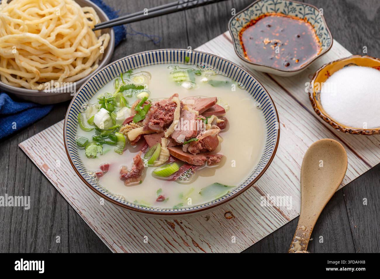 Henan-Lamm-Nebelsuppe Traditionelles chinesisches Gericht Stockfoto