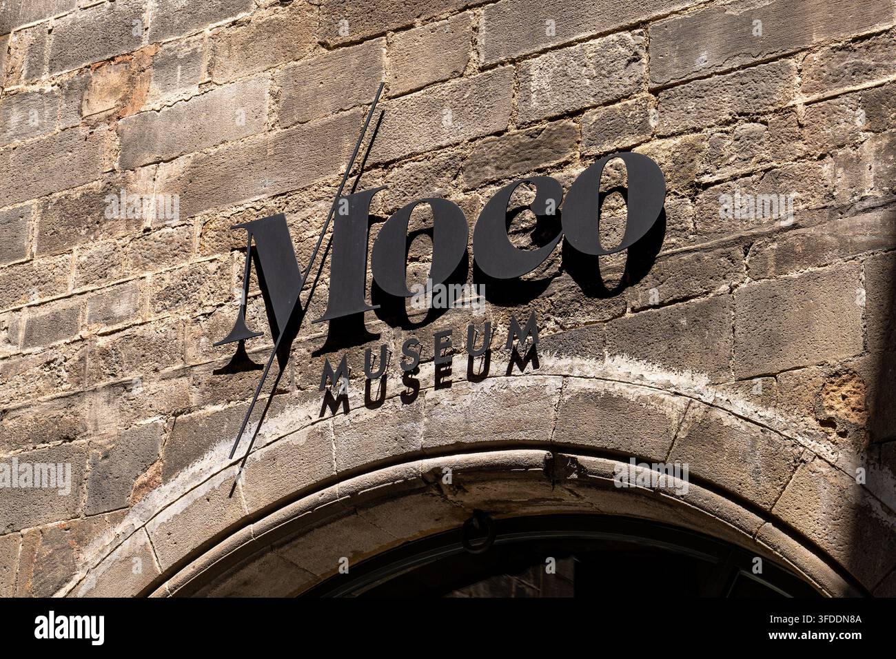Barcelona, Spanien - 5. Aug. 2026: Das Moco, Museum für moderne und zeitgenössische Kunst, enthält eine Sammlung von über 100 modernen, zeitgenössischen, digitalen und imme Stockfoto
