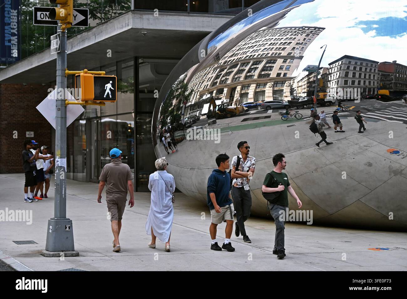Mini-Bean-Skulptur des Künstlers Anish Kapoor, Tribeca, Manhattan, New York City, USA Stockfoto