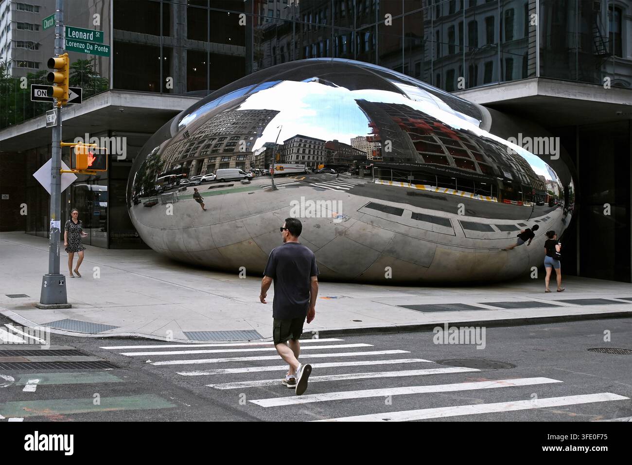 Mini-Bean-Skulptur des Künstlers Anish Kapoor, Tribeca, Manhattan, New York City, USA Stockfoto
