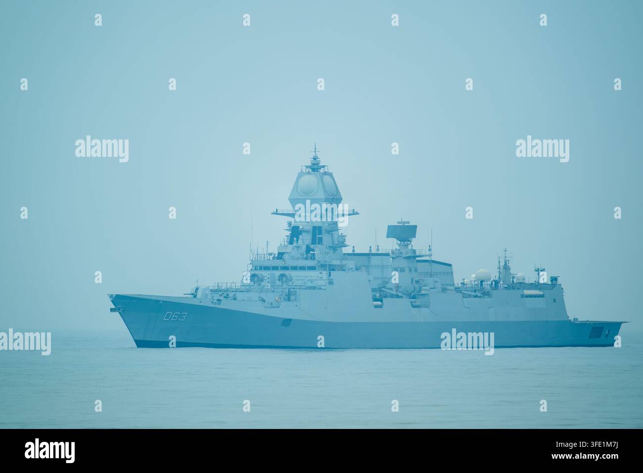 INS Kolkata, das Führungsschiff des Projekts 15A Kolkata-Klasse von Lenkwaffenzerstörern der indischen Marine Stockfoto