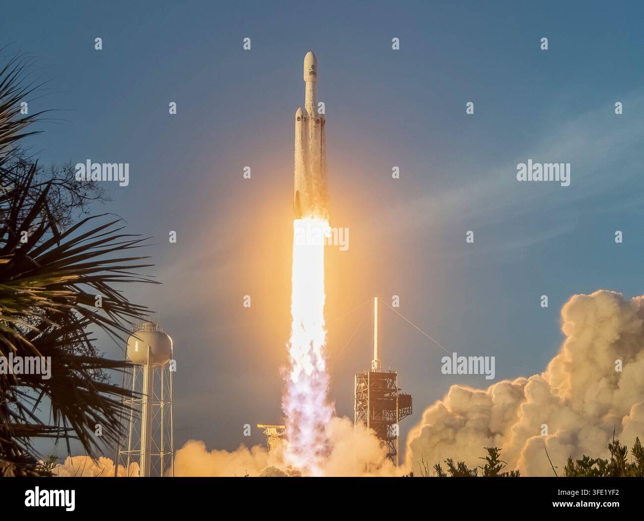 SpaceX startet das Nancy Grace Roman Weltraumteleskop der NASA an Bord der Falcon Heavy um 7:26 Uhr ET am 30. August 2026. Stockfoto