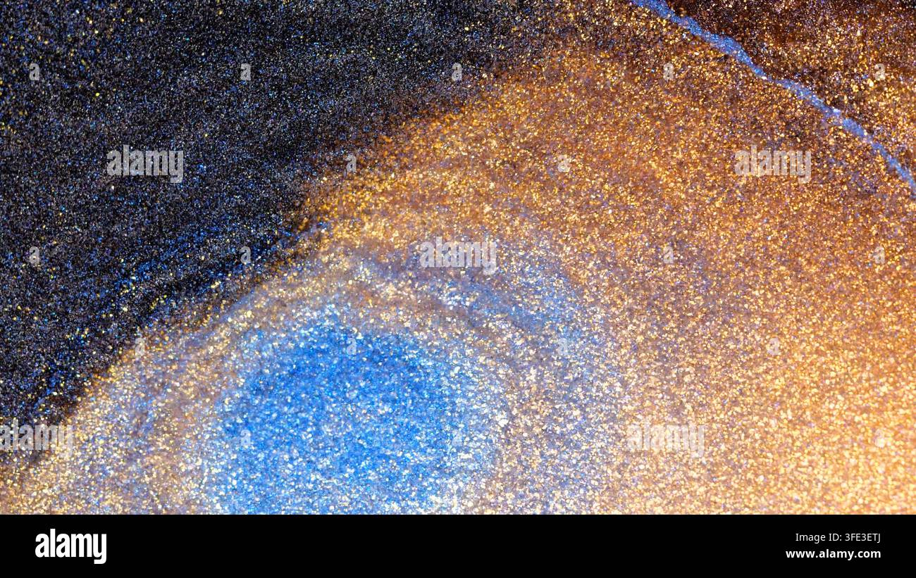 Die Mischung von Alkohol-Tinte in einer Nahaufnahme. Farben vermischen sich, um einzigartige Muster und Texturen zu erzeugen. Der Prozess fängt die flüssige Bewegung von Tinte ein Stockfoto