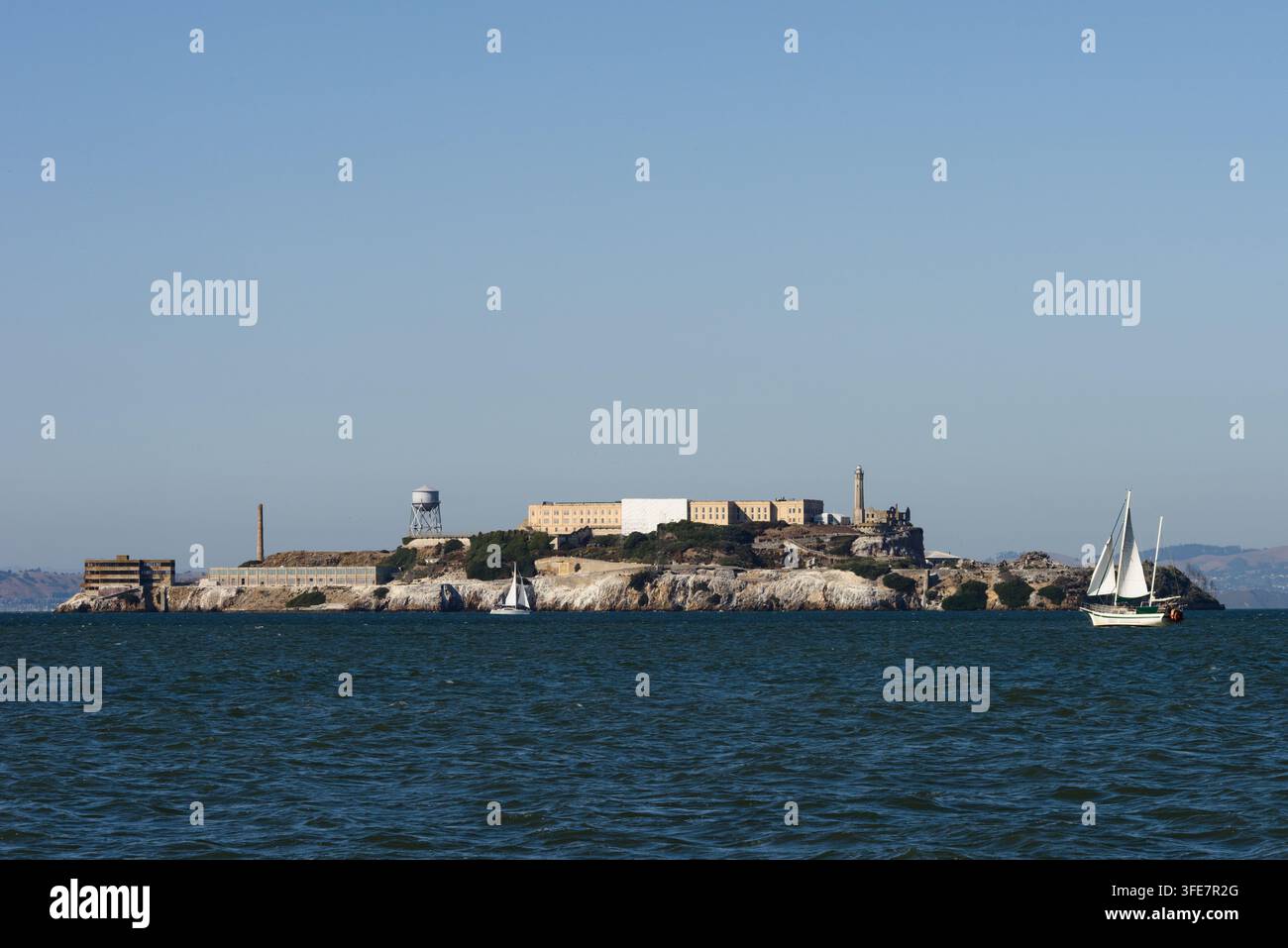 Wahrzeichen der Insel Alcatraz, Ort des verlassenen ehemaligen Bundesgefängnisses in der Bucht von San Francisco, Nordkalifornien. Stockfoto