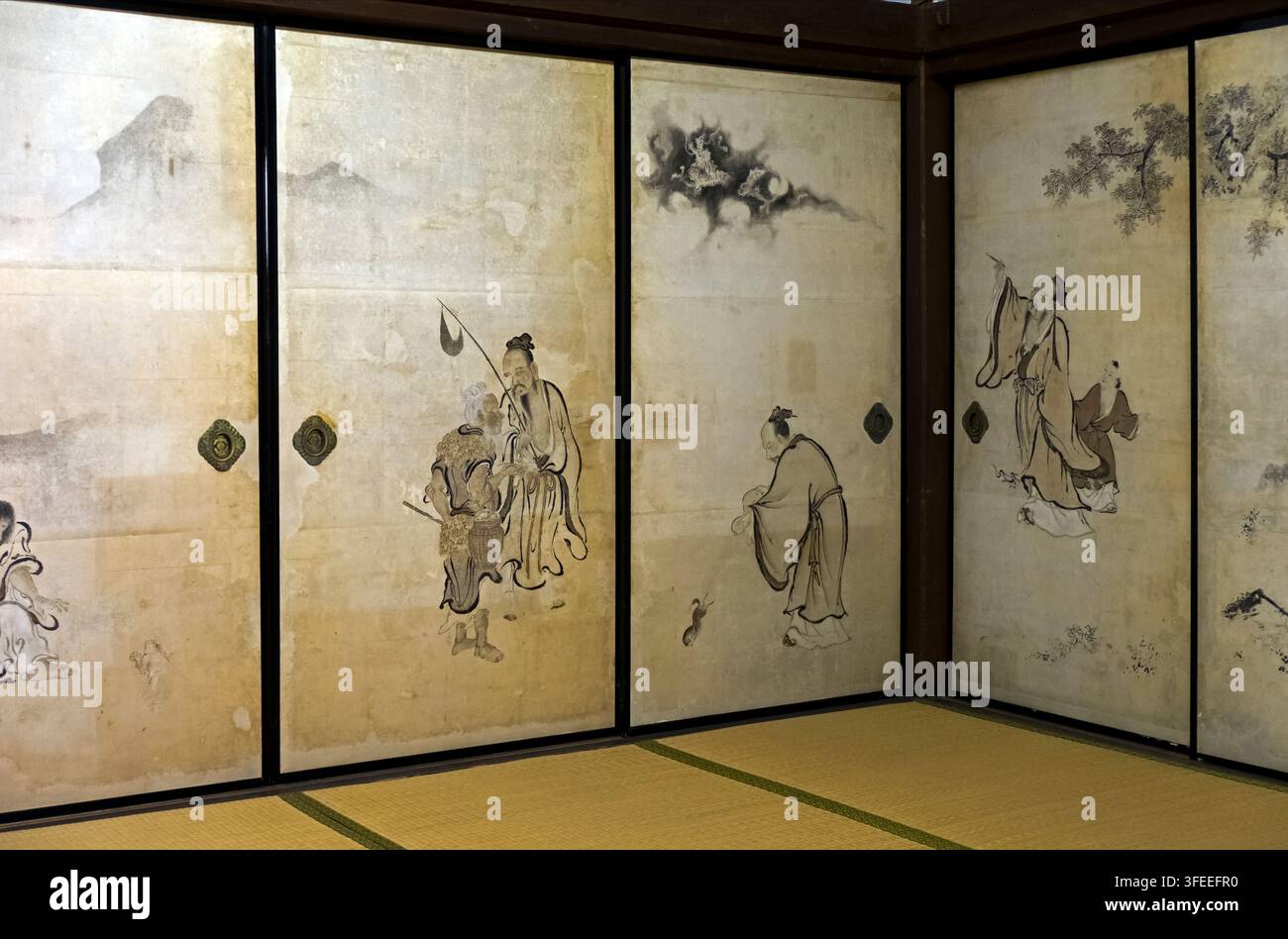 Chinesisch-stilierte Illustration, gemalt auf japanischen Fusuma (襖) Schiebetür-Raumteiler eines Tatami-Zimmers im Ryotanji-Tempel in Hikone, Japan. Stockfoto