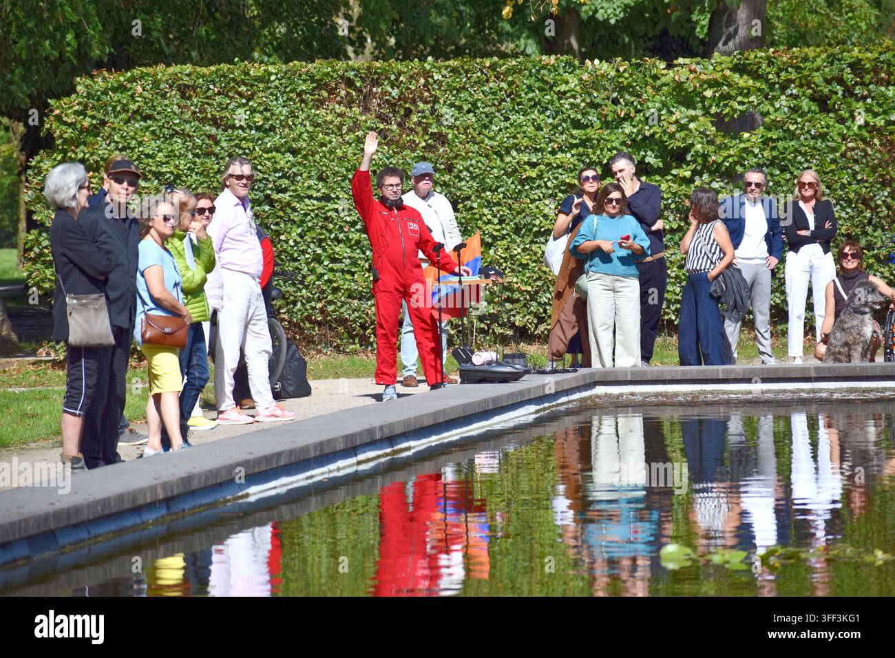 Ausstellung für temporäre Skulpturen und Kunst im öffentlichen Raum der IG Kunst im Park im Kölner Vorgebirgspark (Zollstock). Mit Arbeiten von Rochus Stockfoto