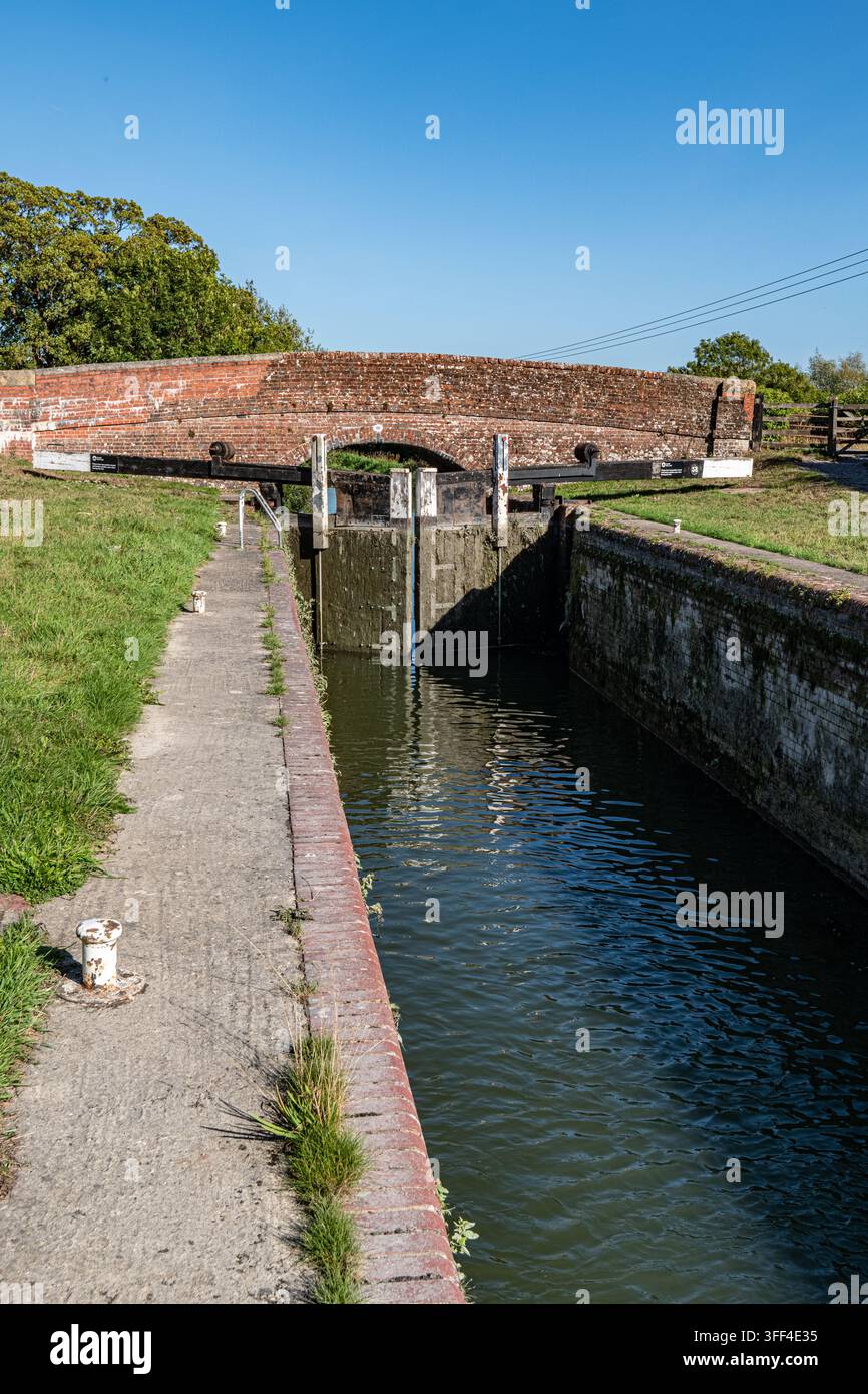 Sam Farmer Lock, Kennet & Avon-Kanal, Crofton, Wiltshire, UK Stockfoto
