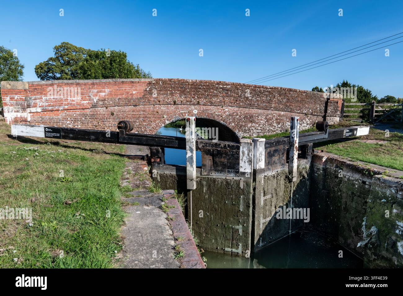 Sam Farmer Lock, Kennet & Avon-Kanal, Crofton, Wiltshire, UK Stockfoto