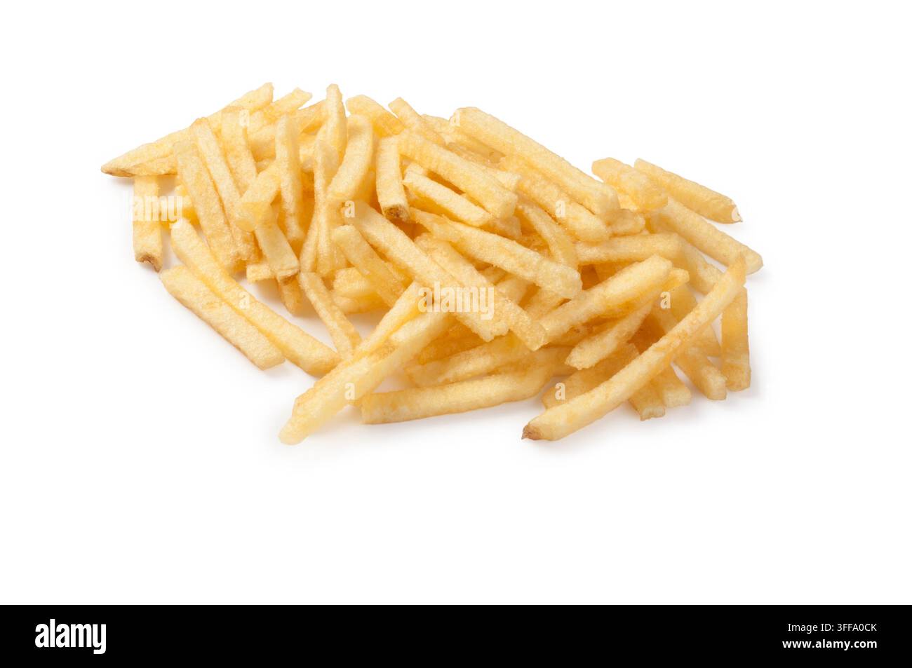Studienaufnahme von Kartoffelstäbchen/Chipsschnitten vor weißem Hintergrund Stockfoto