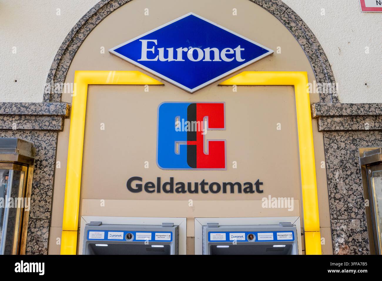 Logo von Euronet und ec an einem Geldautomaten  Themenbild Wirtschaft, Einzelhandel in der Muenchner Fussgaengerzone, 05.09.2026  Foto: HMB Media/Franz Stockfoto