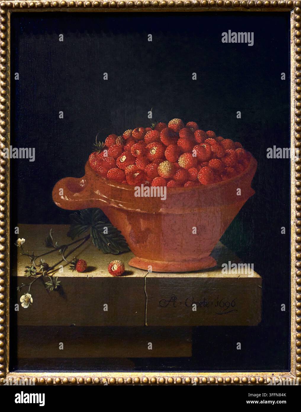 Eine Schale mit Erdbeeren auf einem Steinpodest, 1696, Adriaen Coorte (aktiv um 1683-1707), Rijksmuseum, Amsterdam, Niederlande Stockfoto