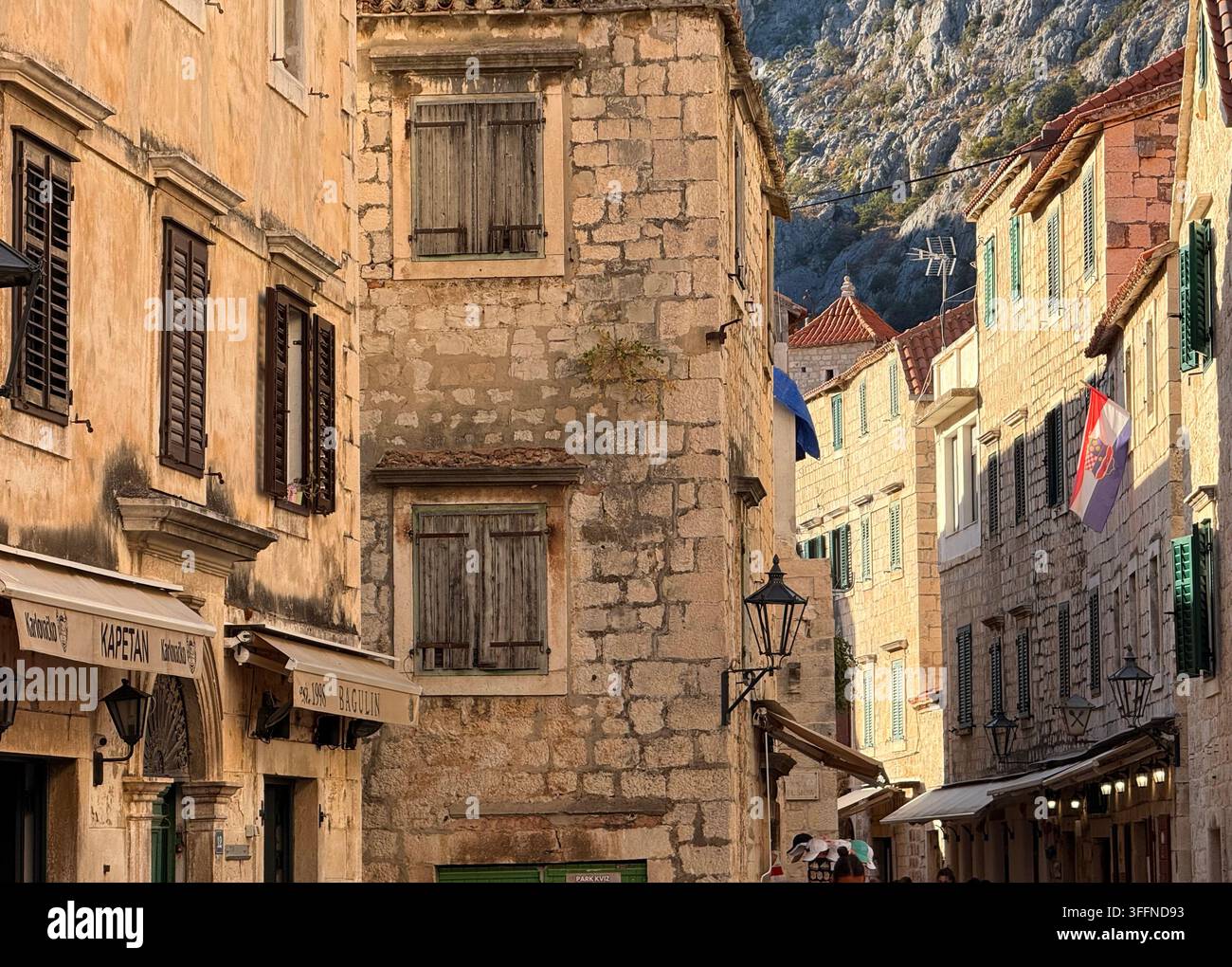 Altstadt in Otis an der dalmatinischen Küste, Kroatien - Smartphone-aufgenommenes Stockfoto