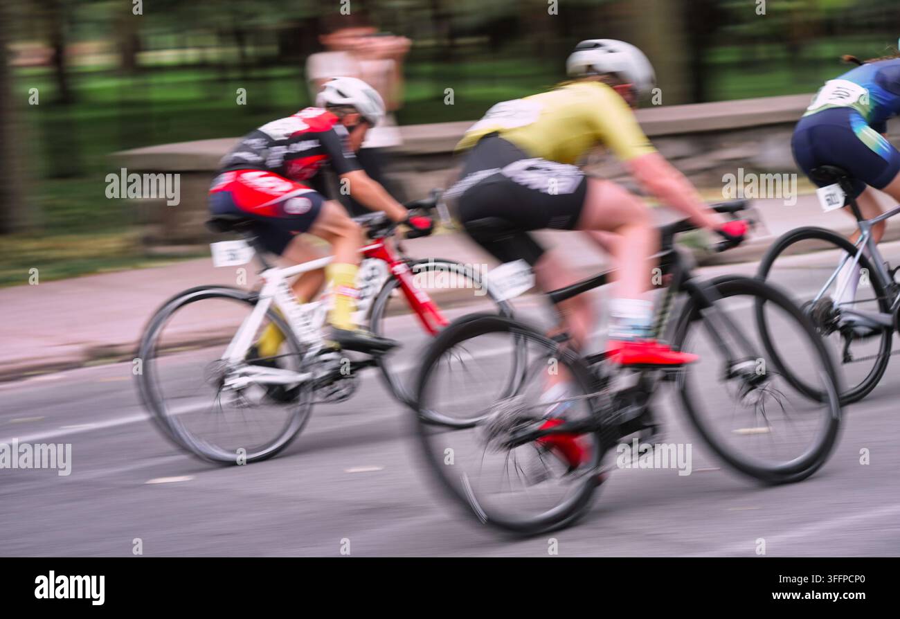 Rennradwettbewerb in den Straßen der Stadt. Stockfoto