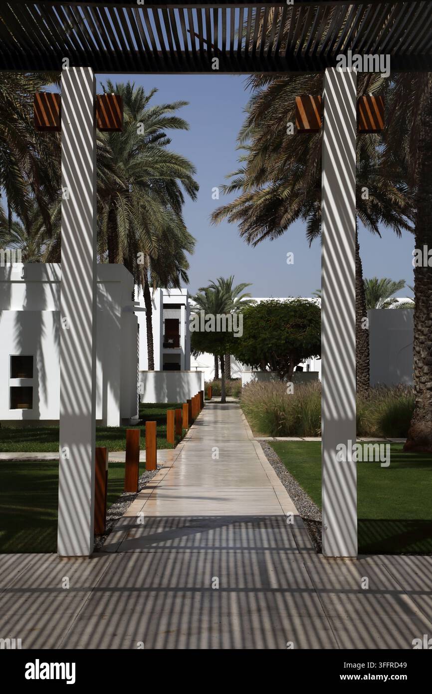 Schatten auf dem Gebäude The Chedi Hotel Muscat Sultanat Oman Stockfoto