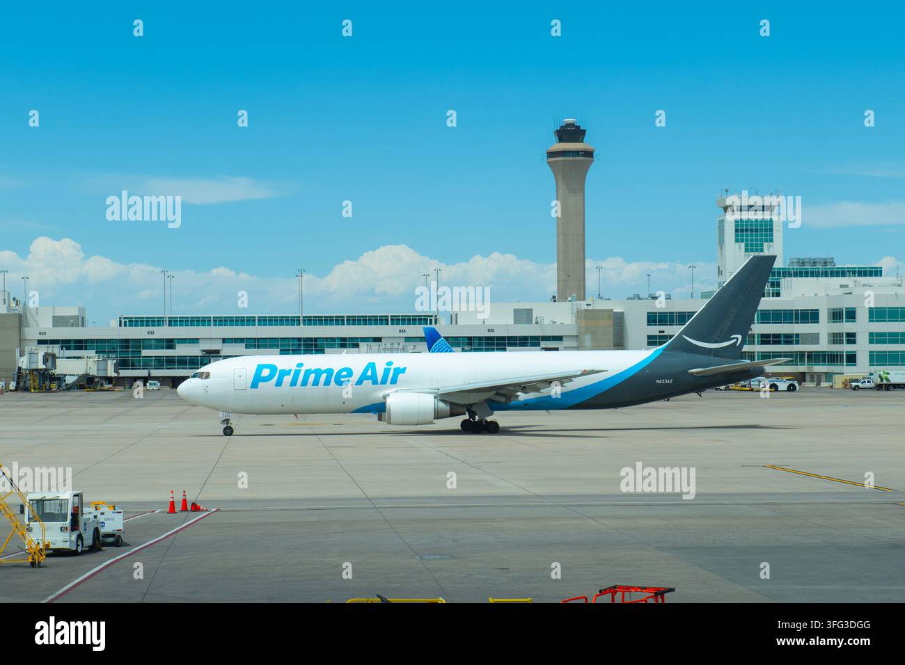 Amazon Prime Air Boeing 767-300(F) N433AZ am Denver International Airport, Denver, Colorado CO, USA. Stockfoto