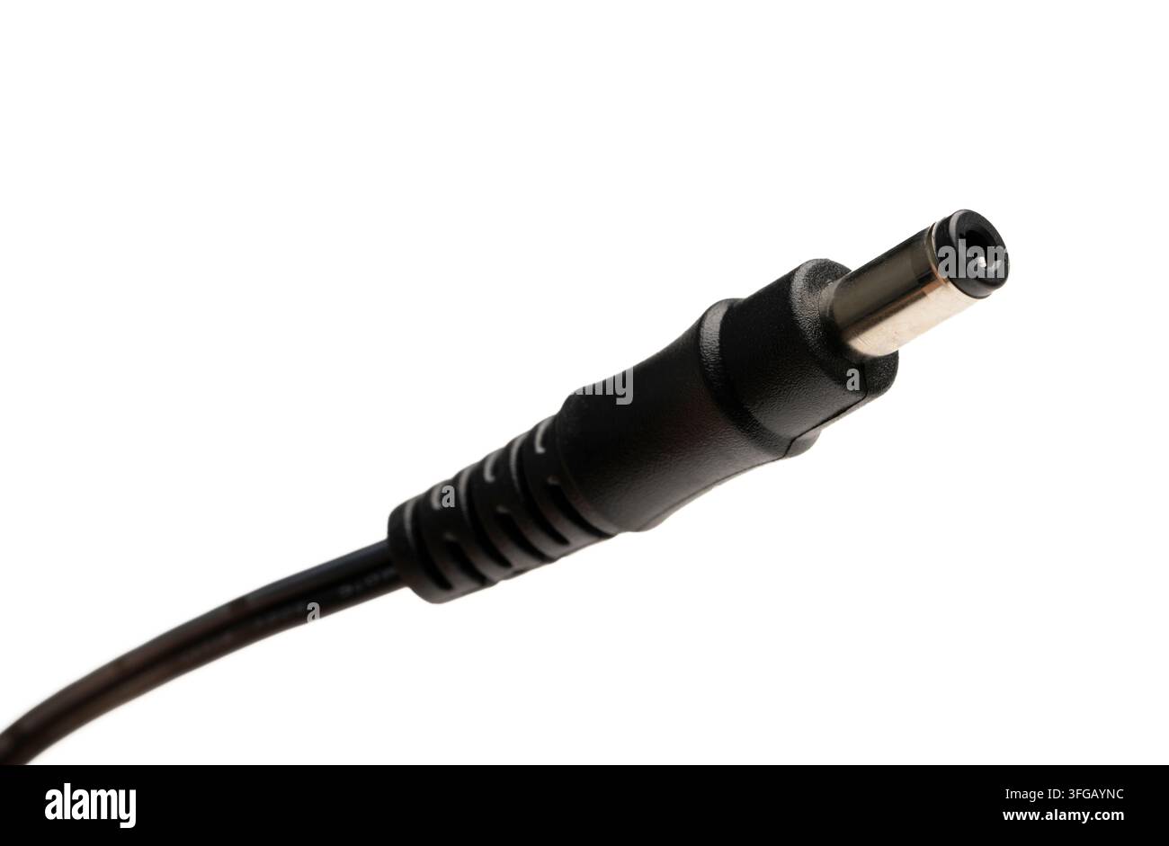 Nahaufnahme eines Standard-12V-DC-Zylinderstromanschlusssteckers auf weißem Hintergrund Stockfoto