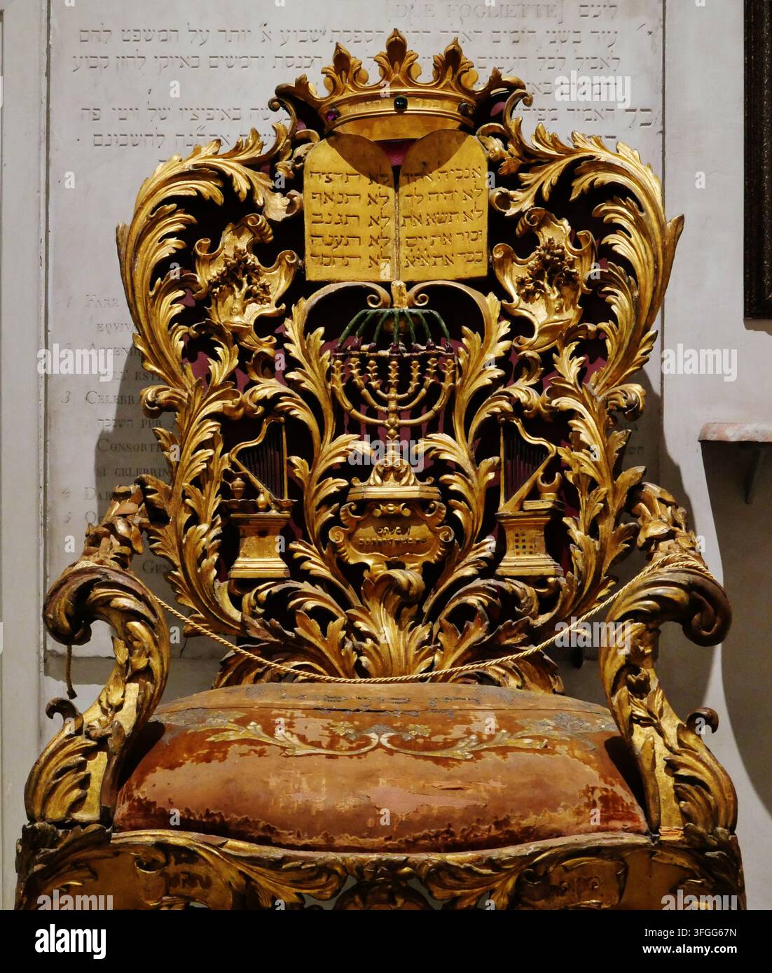 Ein Museumsobjekt im Tempio Maggiore/Großen Synagoge, Rom, Lazio, Italien, April 2024 Stockfoto