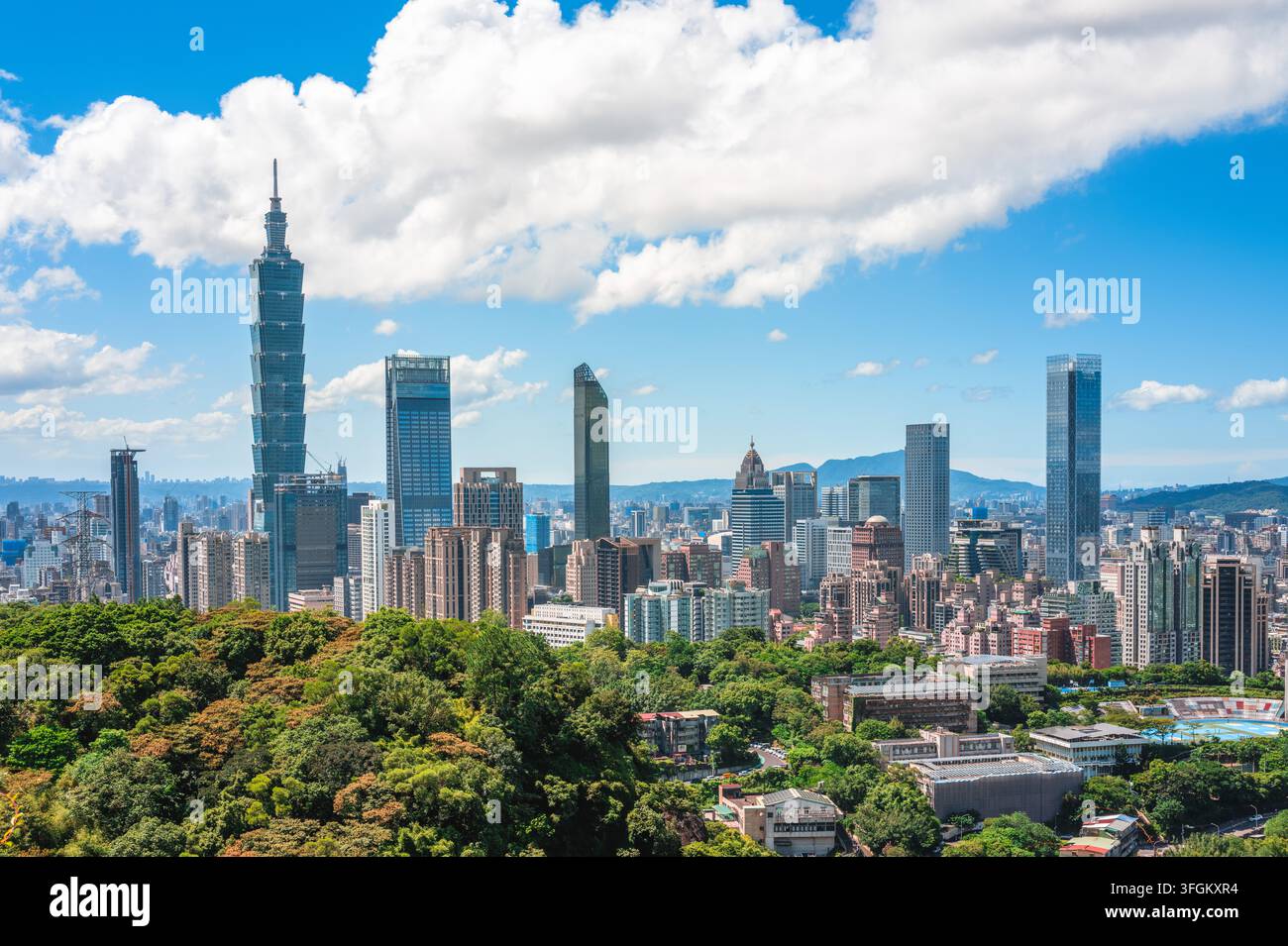 Die Stadtansicht von Taipeh von der Spitze des Tigerberges in Taiwan Stockfoto