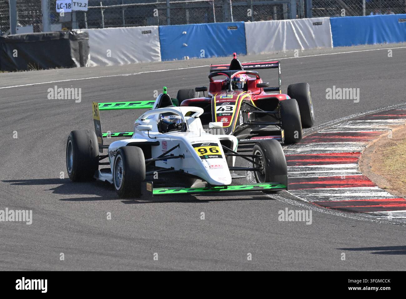 Jackson Wolny, Xcel Motorsport, Daniella Sutton, Chris Dittmann Racing, 2026 Wera Tools F4 Britische Meisterschaft, zertifiziert von der FIA, zwei zwanzig Minuten Stockfoto