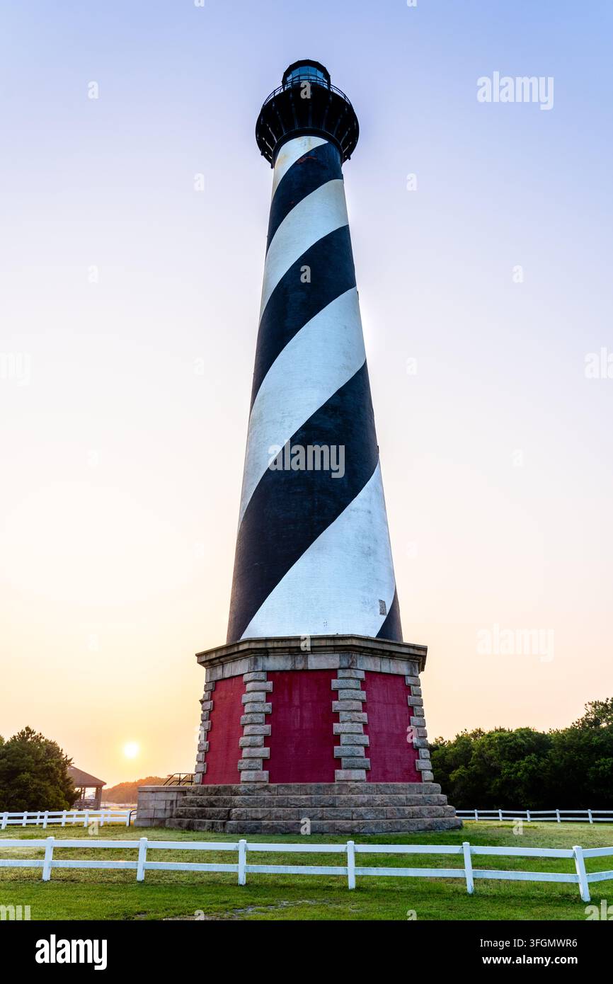 Der Cape-Hatteras-Leuchtturm bei Sonnenaufgang in North Carolina Stockfoto