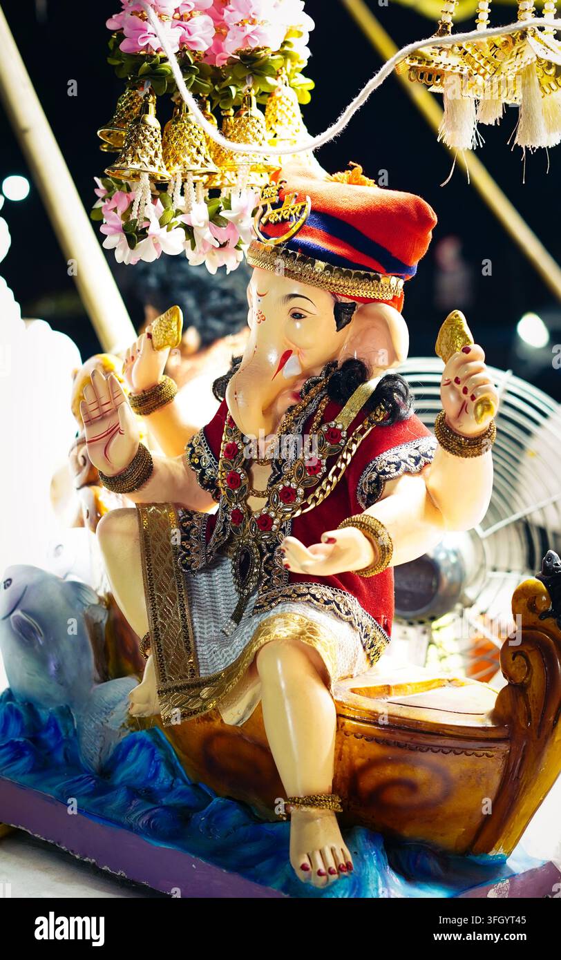 Statue von Lord Ganesha am Vorabend des Ganesha-Chaturthi-Festes in Indien. Stockfoto