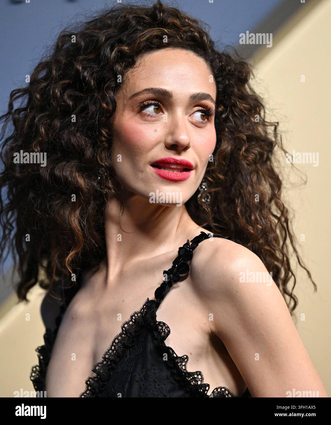 Los Angeles, Vereinigte Staaten. 14. Sep, 2026. Emmy Rossum kommt zur 78. jährlichen Primetime Emmy Awards im Peacock Theater in Los Angeles am Montag, dem 14. September 2026, an. Foto von Chris Chew/UPI Credit: UPI/Alamy Live News Stockfoto