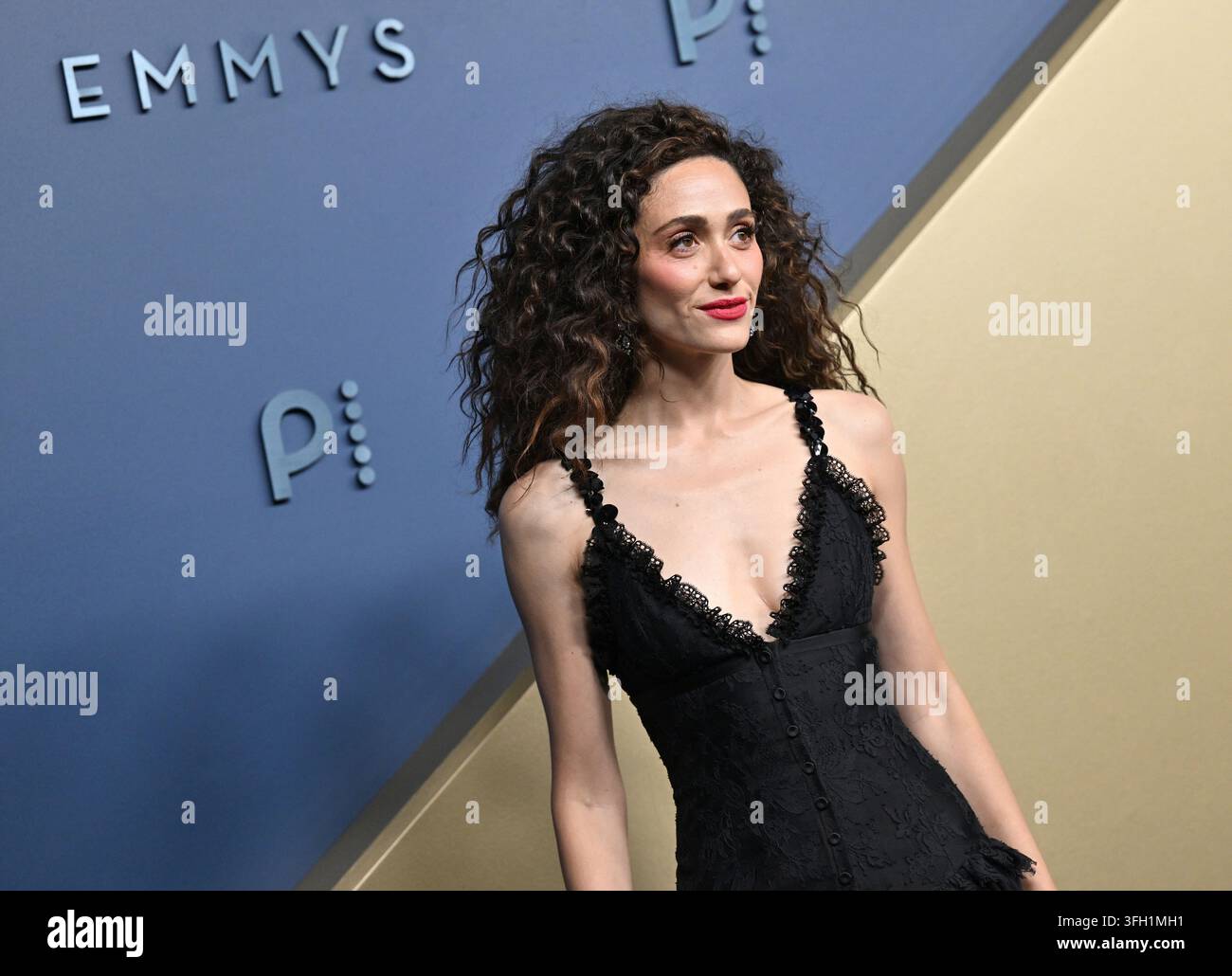 Los Angeles, Vereinigte Staaten. 14. Sep, 2026. Emmy Rossum kommt zur 78. jährlichen Primetime Emmy Awards im Peacock Theater in Los Angeles am Montag, dem 14. September 2026, an. Foto von Chris Chew/UPI Credit: UPI/Alamy Live News Stockfoto