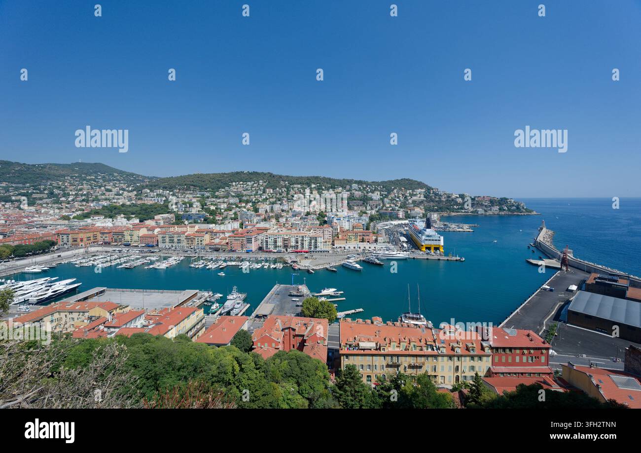 Nizza (Südostfrankreich): Der Hafen und die Stadt Stockfoto