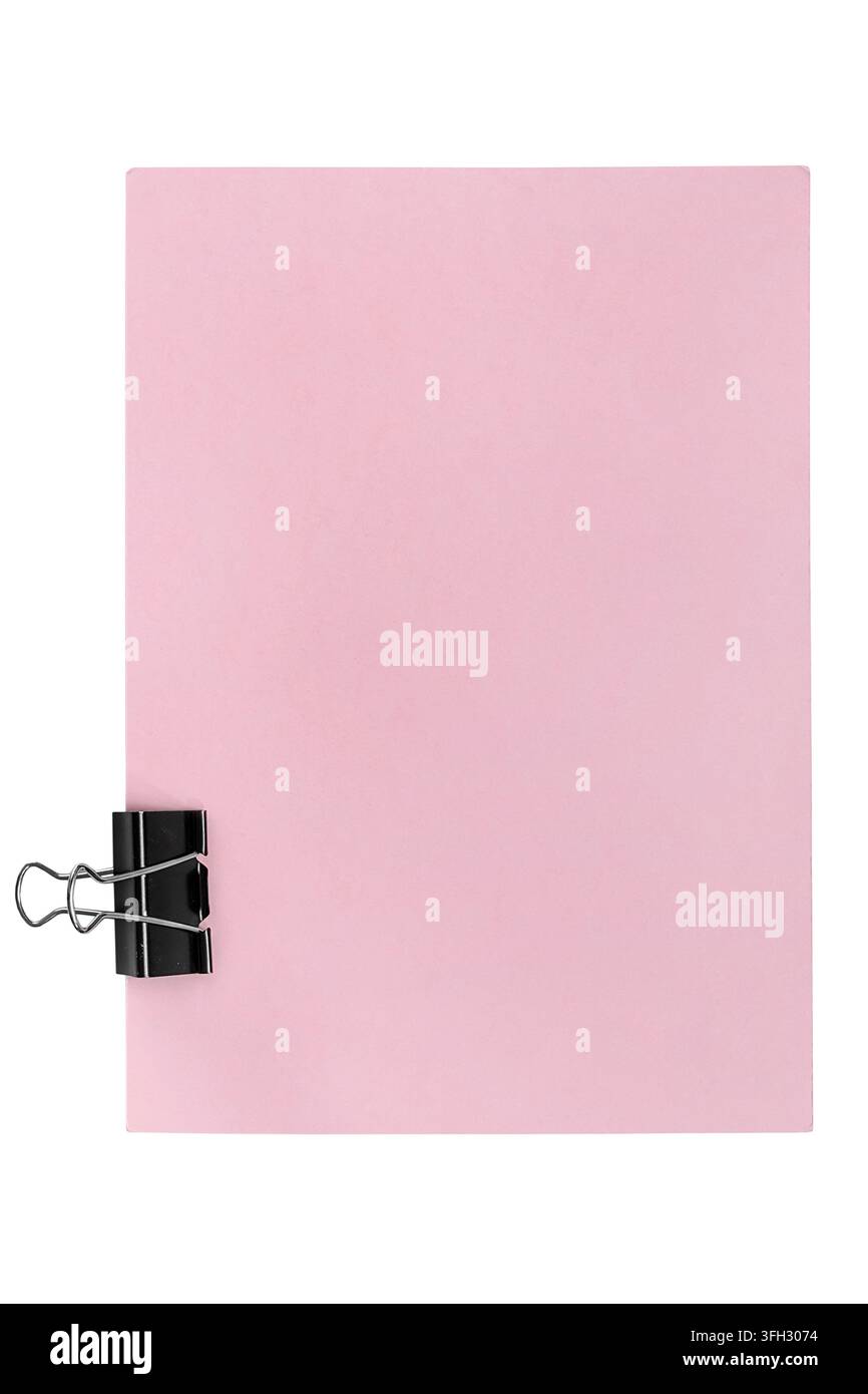 Leere rosa Papierbogen mit einer Büroklammer isoliert auf weißem Hintergrund Stockfoto