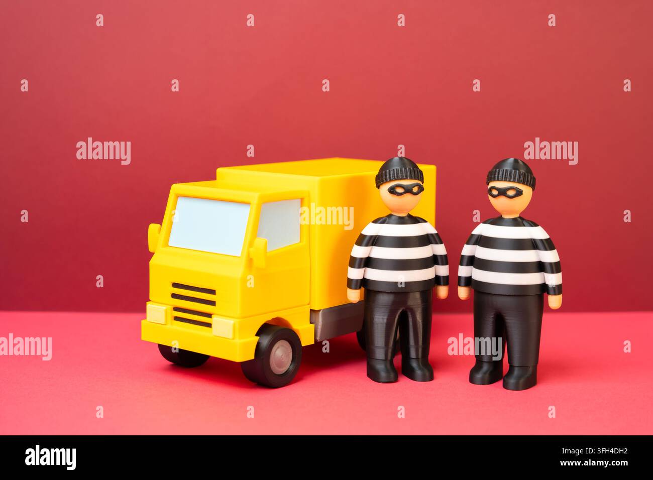 Kriminelle und ein Lastwagen. Illegale Sendungen und kriminelle Logistikschemata. Konzept von Schmuggel und organisierter Kriminalität im Transport und im globalen Handel Stockfoto