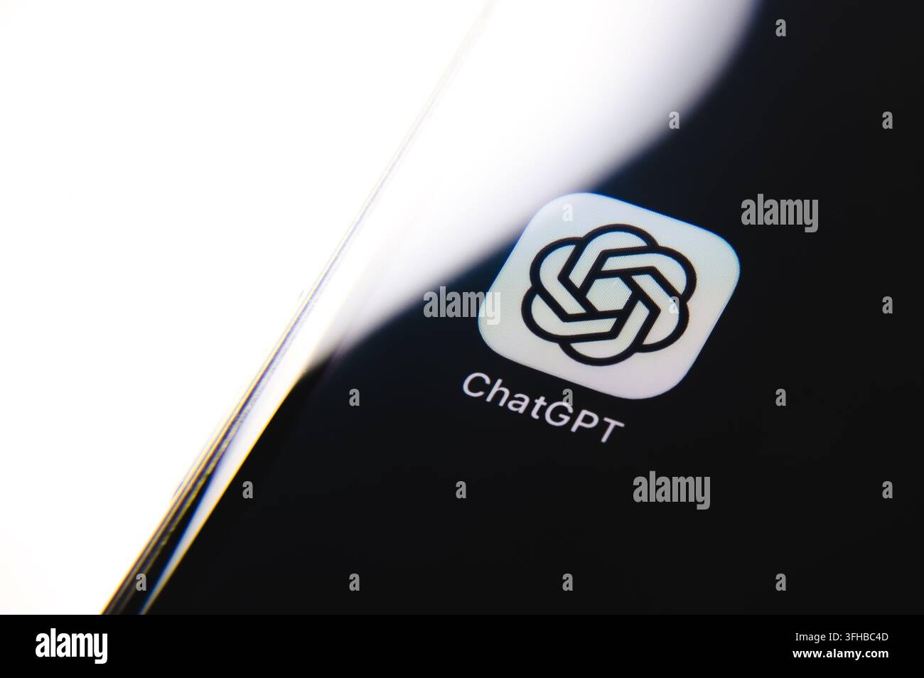 Paris, Frankreich - 16. September 2026: ChatGPT OpenAI App-Logo auf einem Smartphone-Bildschirm angezeigt. Stockfoto