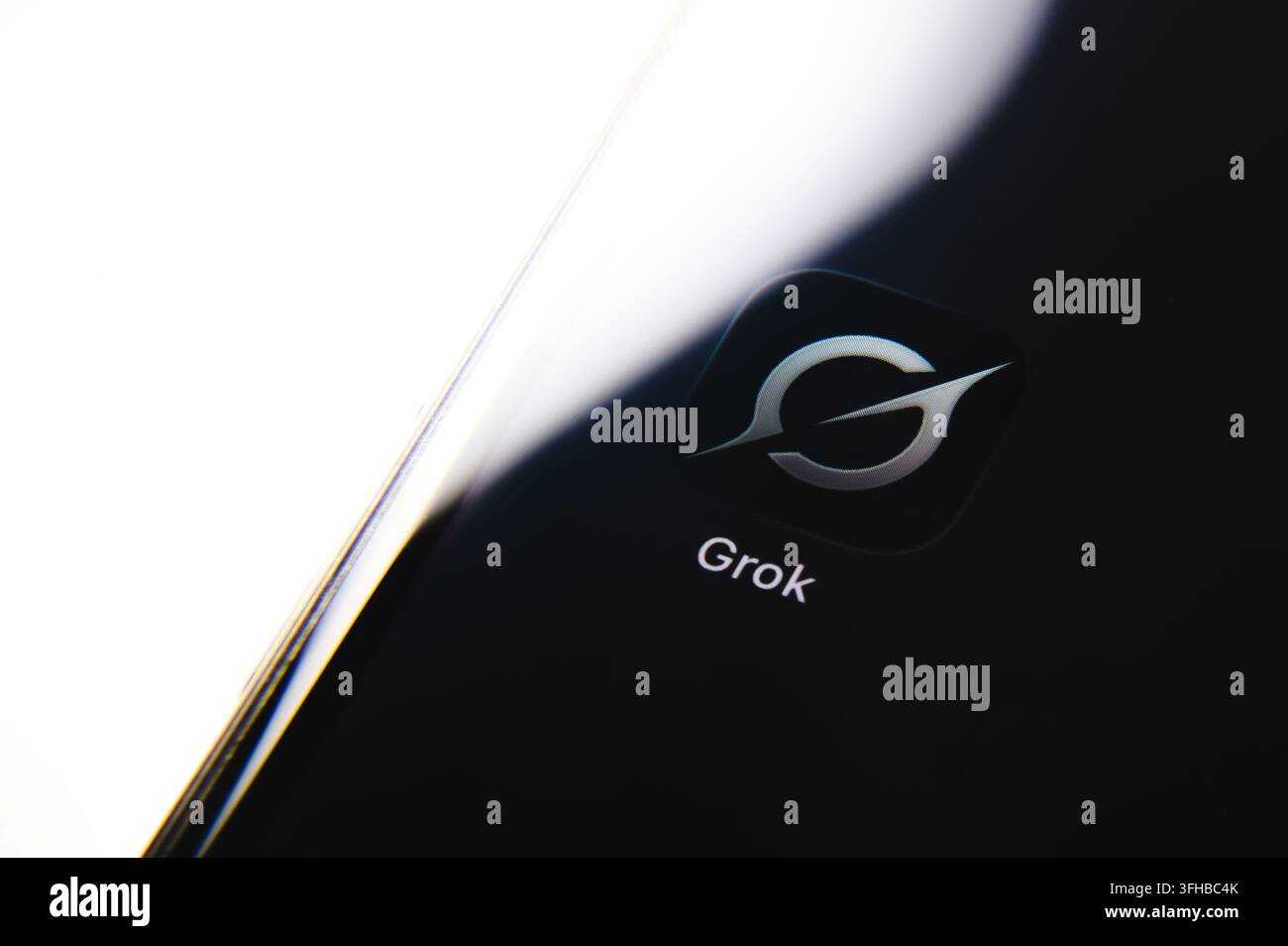Paris, Frankreich – 16. September 2026: Grok AI-Assistenten-Anwendungssymbol, das auf einem Smartphone-Bildschirm angezeigt wird. Stockfoto