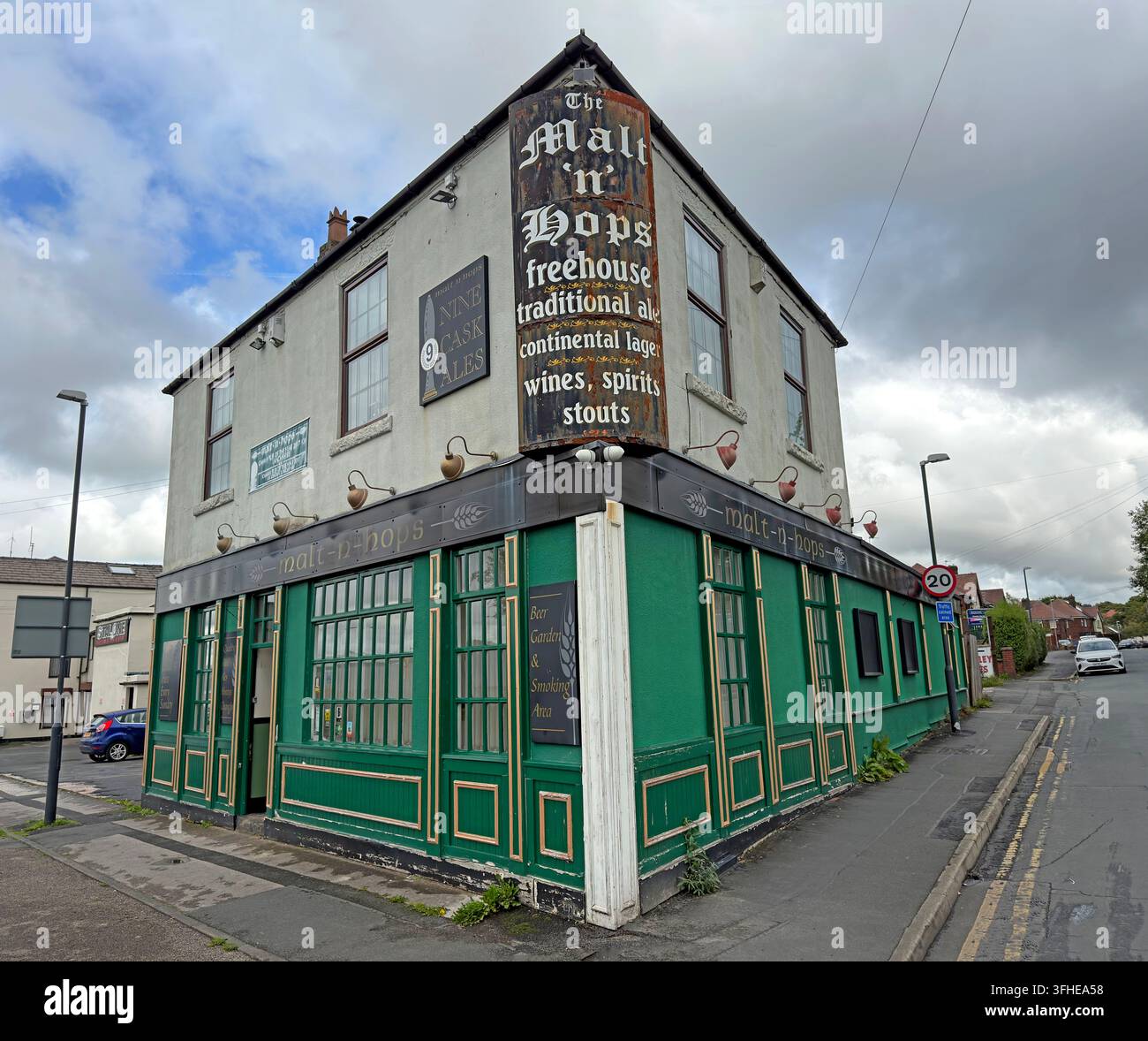 Das Malt 'n' Hops Public House in der 50-52 Friday Street in Chorley, Lancashire, ein traditionelles unabhängiges Stadtkino. Stockfoto