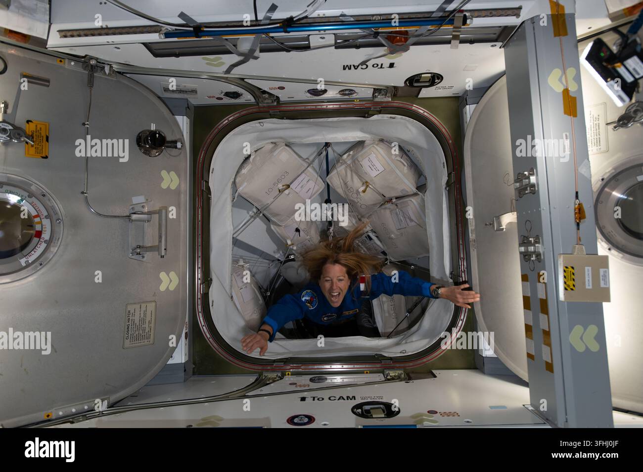 ESA-Astronautin Sophie Adenot betritt die Internationale Raumstation, 14. Februar 2026 Stockfoto