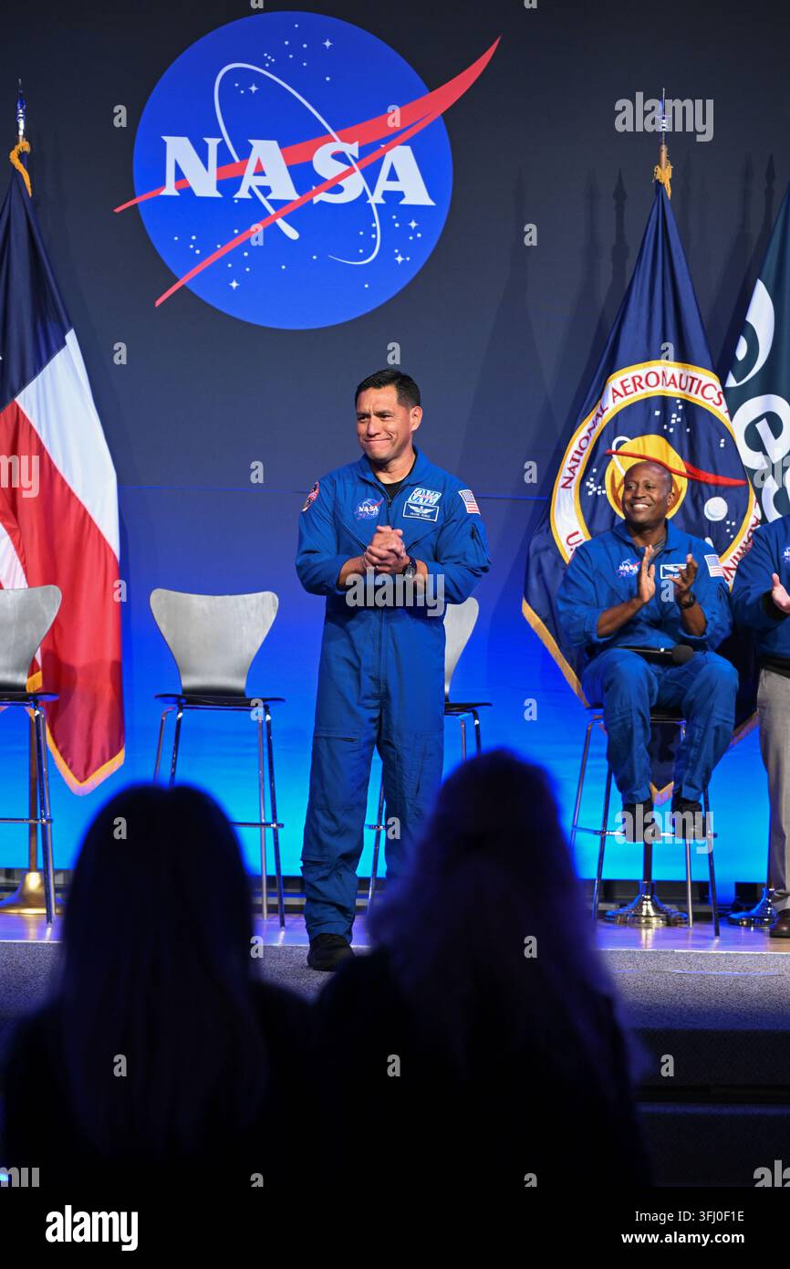 NASA-Astronaut Frank Rubio wird während einer Veranstaltung am 9. Juni 2026 im Johnson Space Center der NASA in Houston als Missionsspezialist der Artemis-III-Mission angekündigt Stockfoto