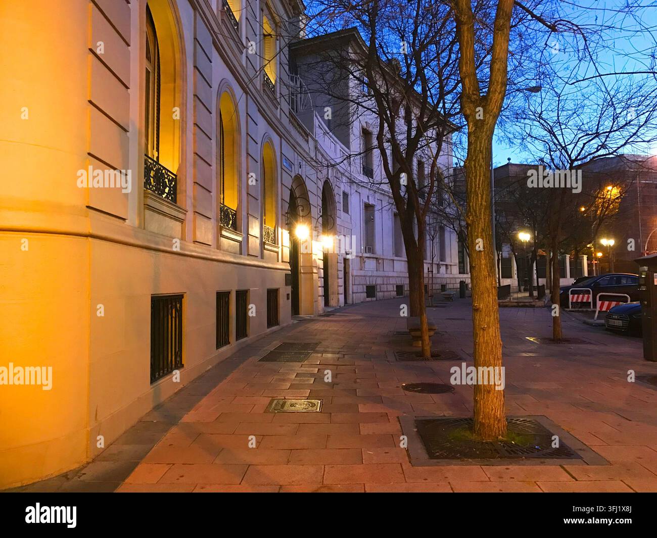Marques de Salamanca Square, Nachtblick. Madrid, Spanien. Stockfoto