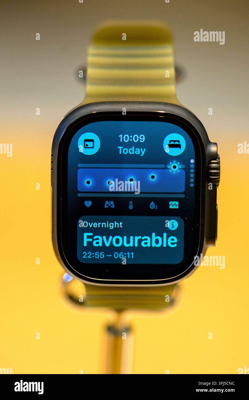 18.09.2026. London, UK Die neue Apple Watch Ultra 4-Uhr ist im Apple Regent Street Store ausgestellt. Bei der Vorstellung waren auch die Mobiltelefone Apple iPhone 18 Pro und iPhone 18 Pro Max, Apple Watch 12 und AirPods 5. Foto: Ray Tang Stockfoto