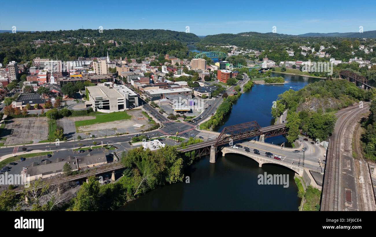Luftbild von Easton, Pennsylvania. Der Delaware River bildet die Grenze zwischen New Jersey und PA. Stockfoto