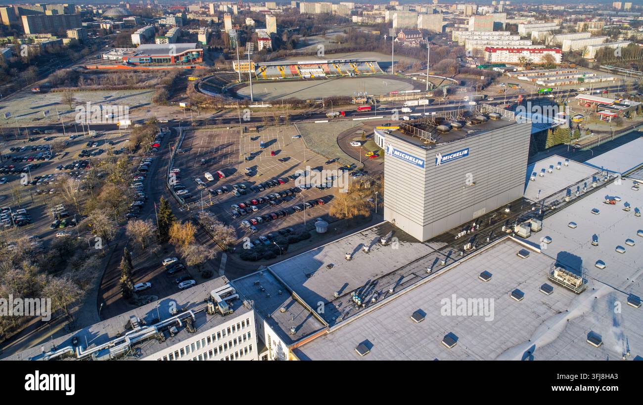 Olsztyn, Woiwodschaft Ermland-Masuren, Polen. Luftaufnahme der Michelin Polska Reifenfabrik. Stockfoto