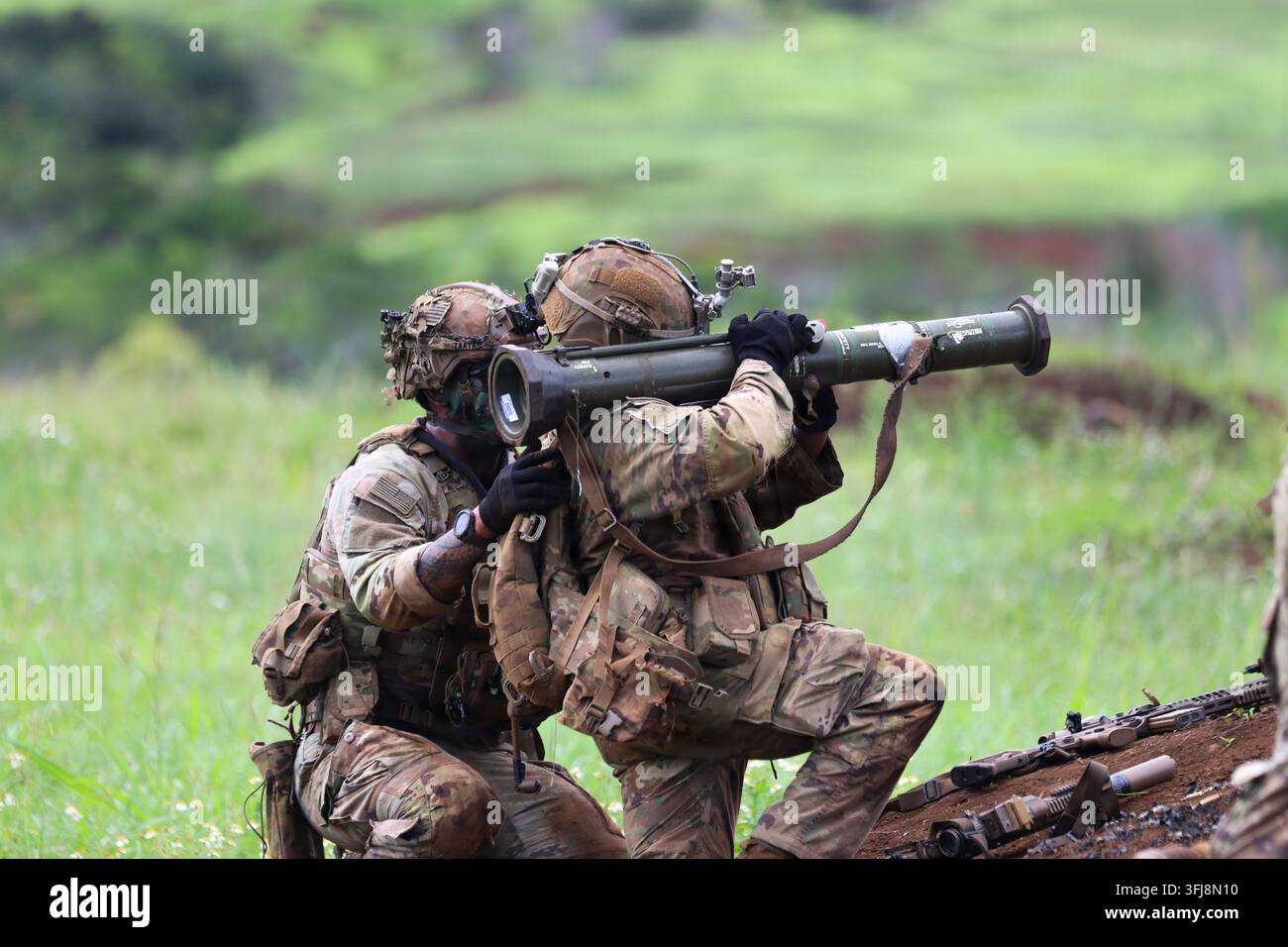 U.S. Army Soldiers Sgt. TJ Ta'atasi (Links) und Spc. Demar Coleman (Rechts), beide der Bravo-Kompanie, 2. Bataillon, 21. Infanterieregiment, 3. Stockfoto