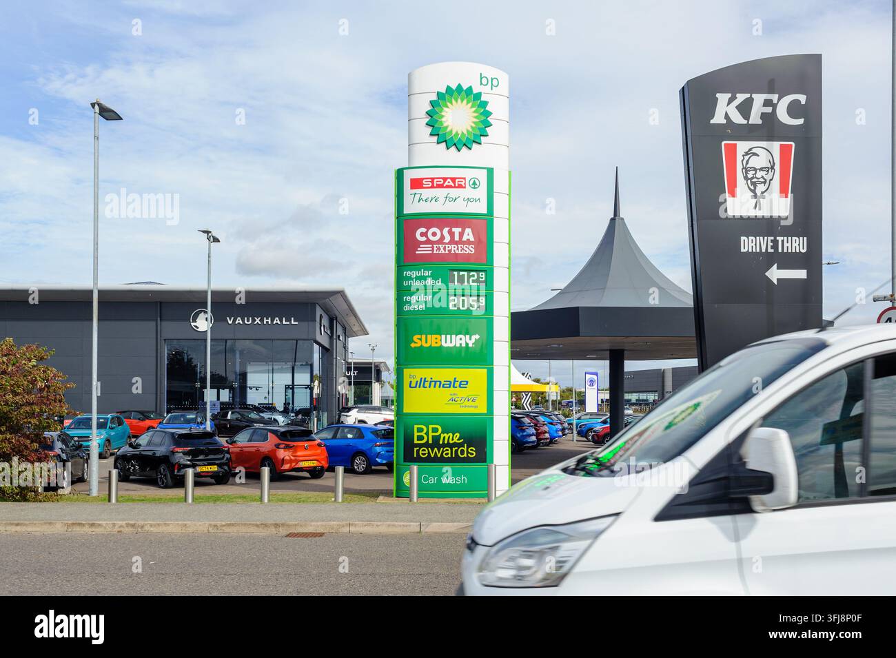 Southend-on-sea, Essex, UK - 19. September 2026: Ein Dieselpreis von mehr als £2 pro Liter wird an einer Tankstelle in Essex, UK, angezeigt, was die Stockfoto